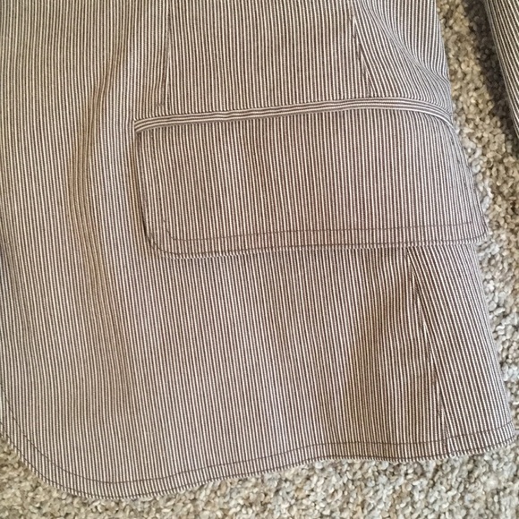 Ann Klein grey striped suit with crop flare pants. Stretch. Size 10. - Picture 4 of 14